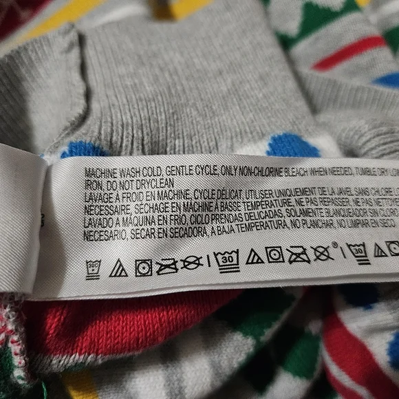 Disney Minnie Mouse Festive Christmas Sweater - Picture 11 of 11